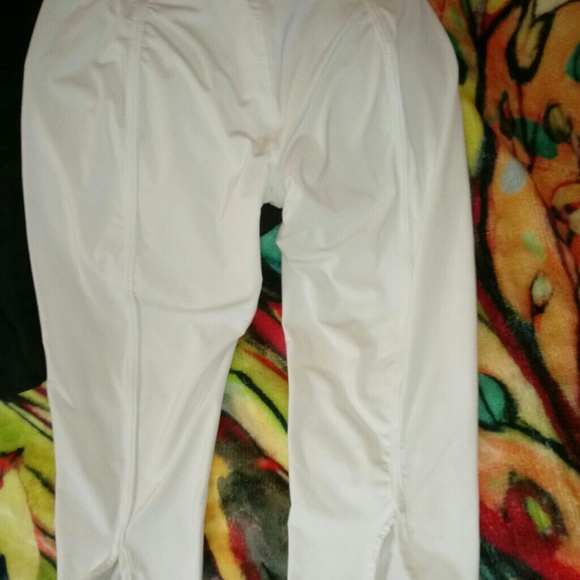 Eleven by Venus Williams Work Out Capris - Picture 2 of 4